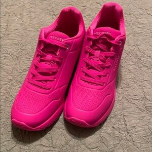 Brand NEW! Skechers Women's Pink Sneakers